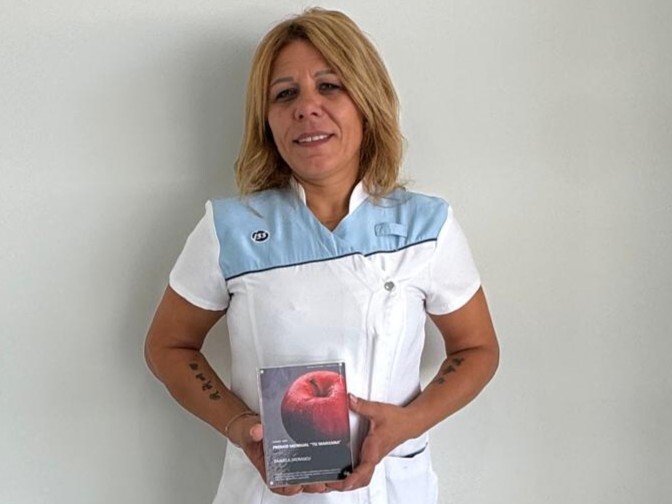 es_apple_award_mar26