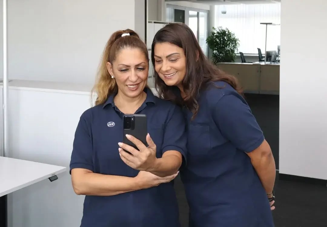 Web_Desktop-2025_MyISS_Smartphone_1